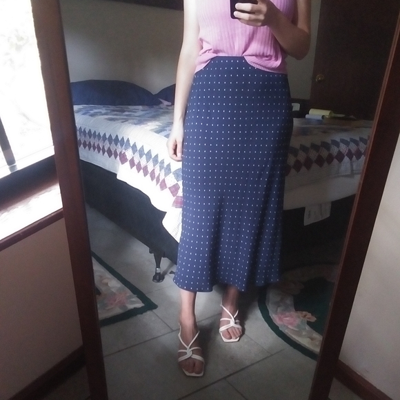 Madewell | The Perfect Midi Slip Skirt - Picture 2 of 5